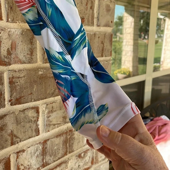 Unbranded Hawaiian Floral One Piece Long Sleeved Rash Guard Swim Suit - Picture 4 of 9